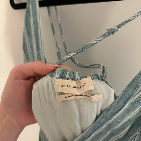Urban Outfitters Breezy Plunging Linen Mini Dress, adjustable straps. Size Large - Picture 4 of 5